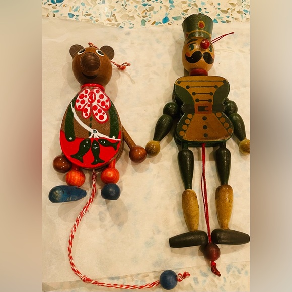 Vintage M. Gschnitzer Austrian Wooden Pull String Jointed Soldier & Bear Puppet - Picture 1 of 13